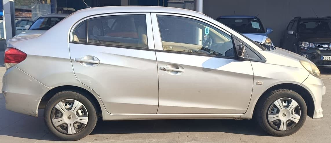 honda-amaze-2015-nnftohue8of3yqbp4g44pf5p