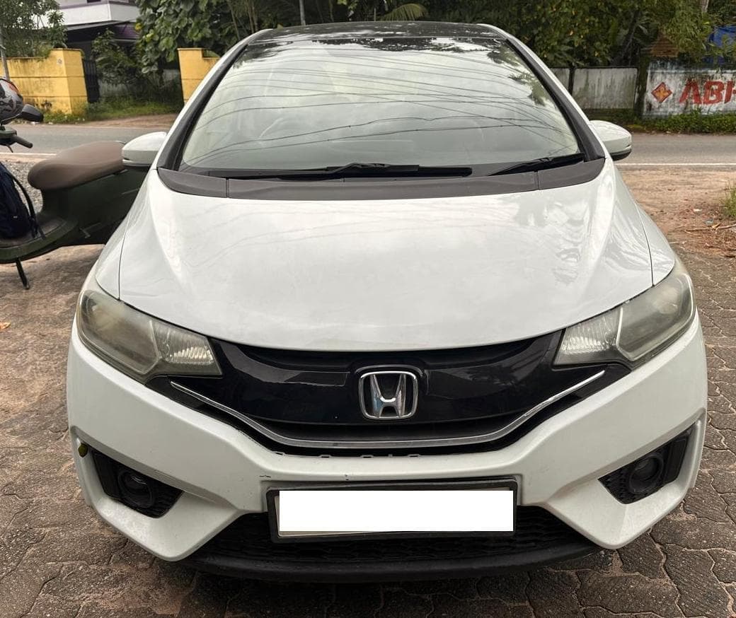 honda-jazz-2015-c4bqtech8v0qewtwqyc6snvg