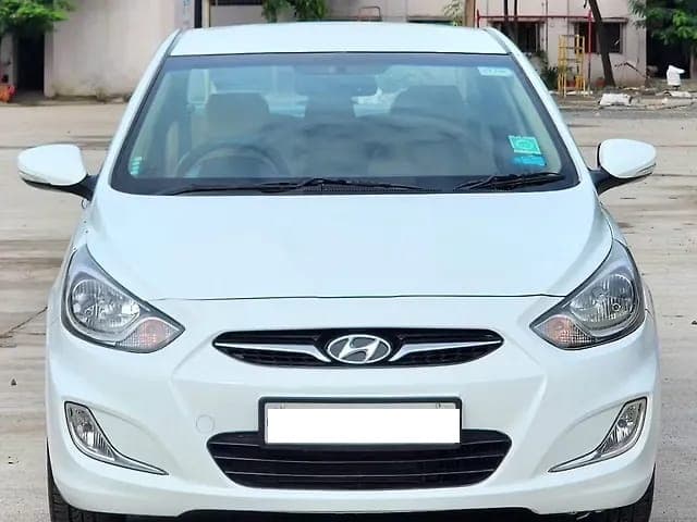 hyundai-verna-2013-s8i2ppi6911glqv70vy23x7i