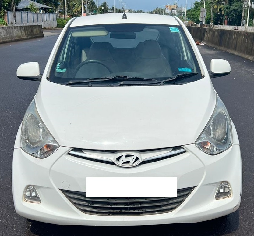 HYUNDAI EON in Kasaragod