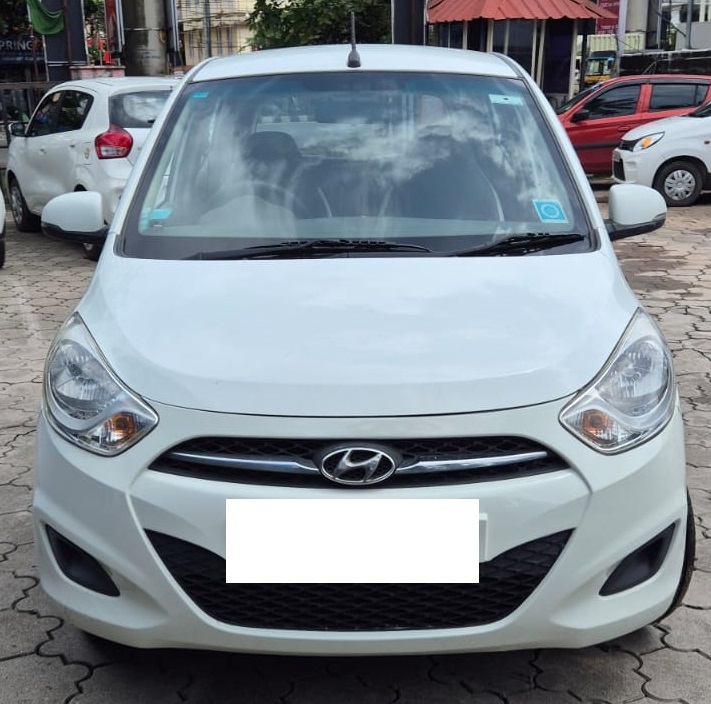HYUNDAI I10 in Ernakulam